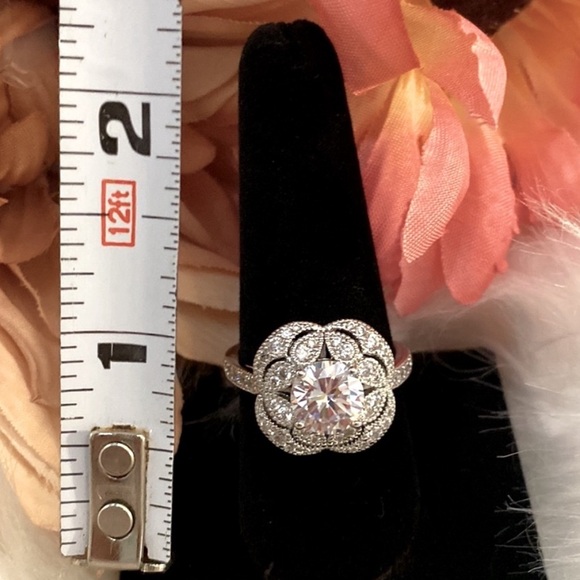 Antique Style Ring With Micro Pave Setting And Large Center Solitaire Stone NEW! - Picture 4 of 7